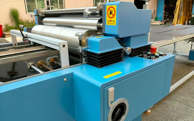 Encoladora de rompecabezas de alimentación única