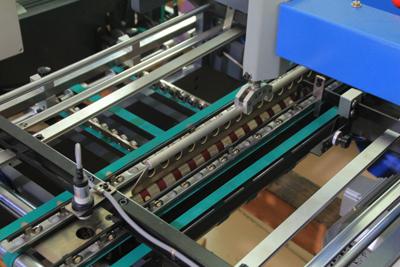 Máquina plegadora de papel de 520T